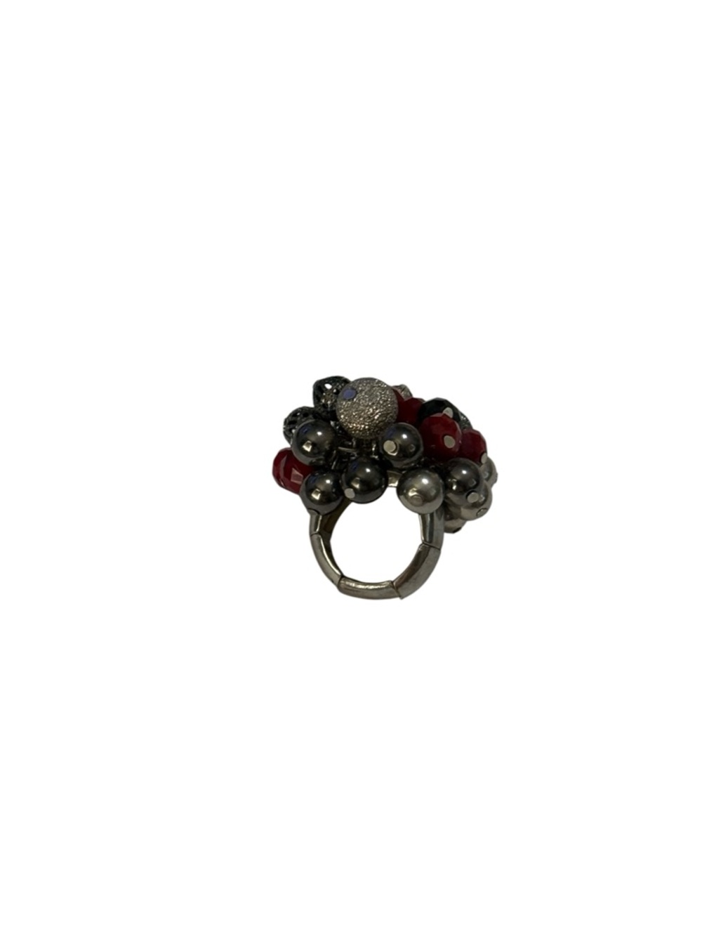 🫶🏻 Cluster Bead Cocktail Ring in Red, Black and Silver - Picture 2 of 2